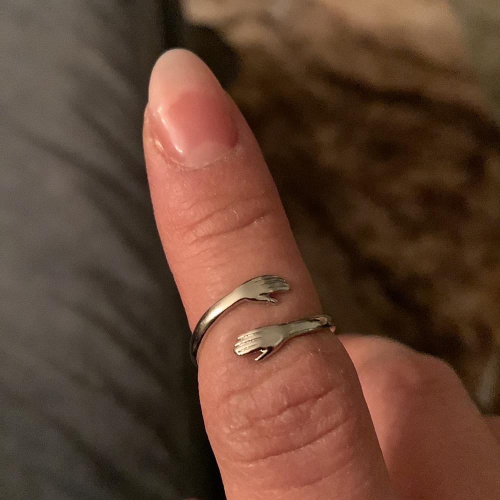 ✨FREE with Purchase✨ Adjustable Hugging Ring